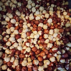 Hazelnuts - roasted, peeled
